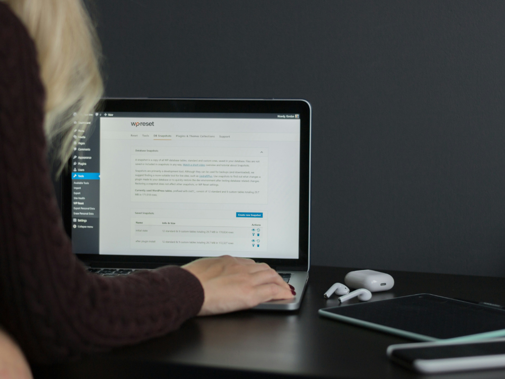 CMS on laptop editing